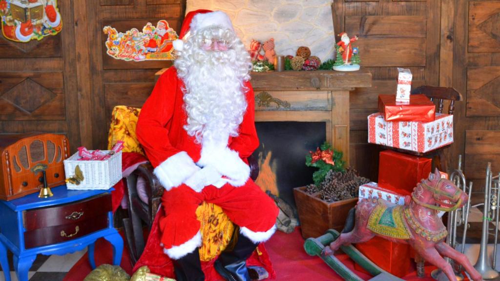 Papá Noel en el parque de la naturaleza de Terra Natura de Benidorm.