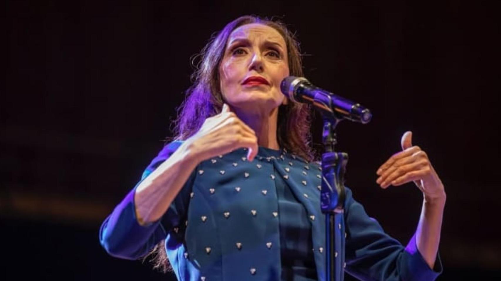 Luz Casal en un concierto