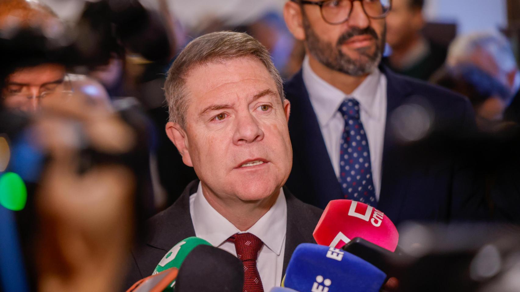 Page advierte a Sánchez de que si sigue  arrodillado ante Puigdemont  el PSOE se llevará un  disgusto  electoral