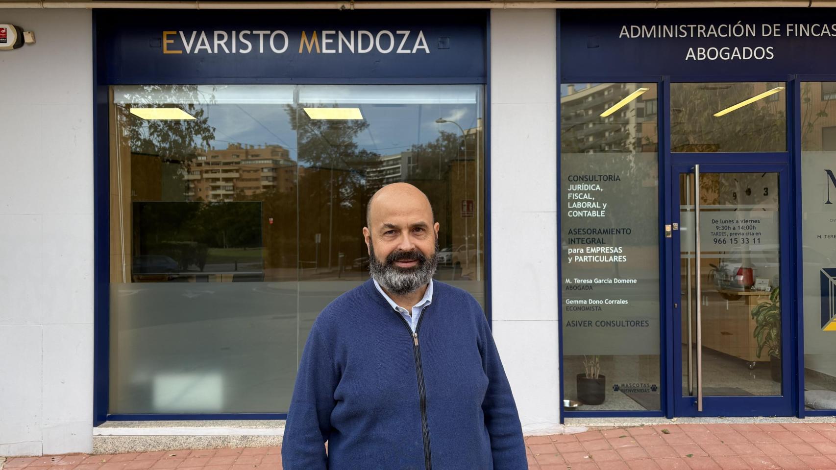 Evaristo Mendoza, administrador de fincas.