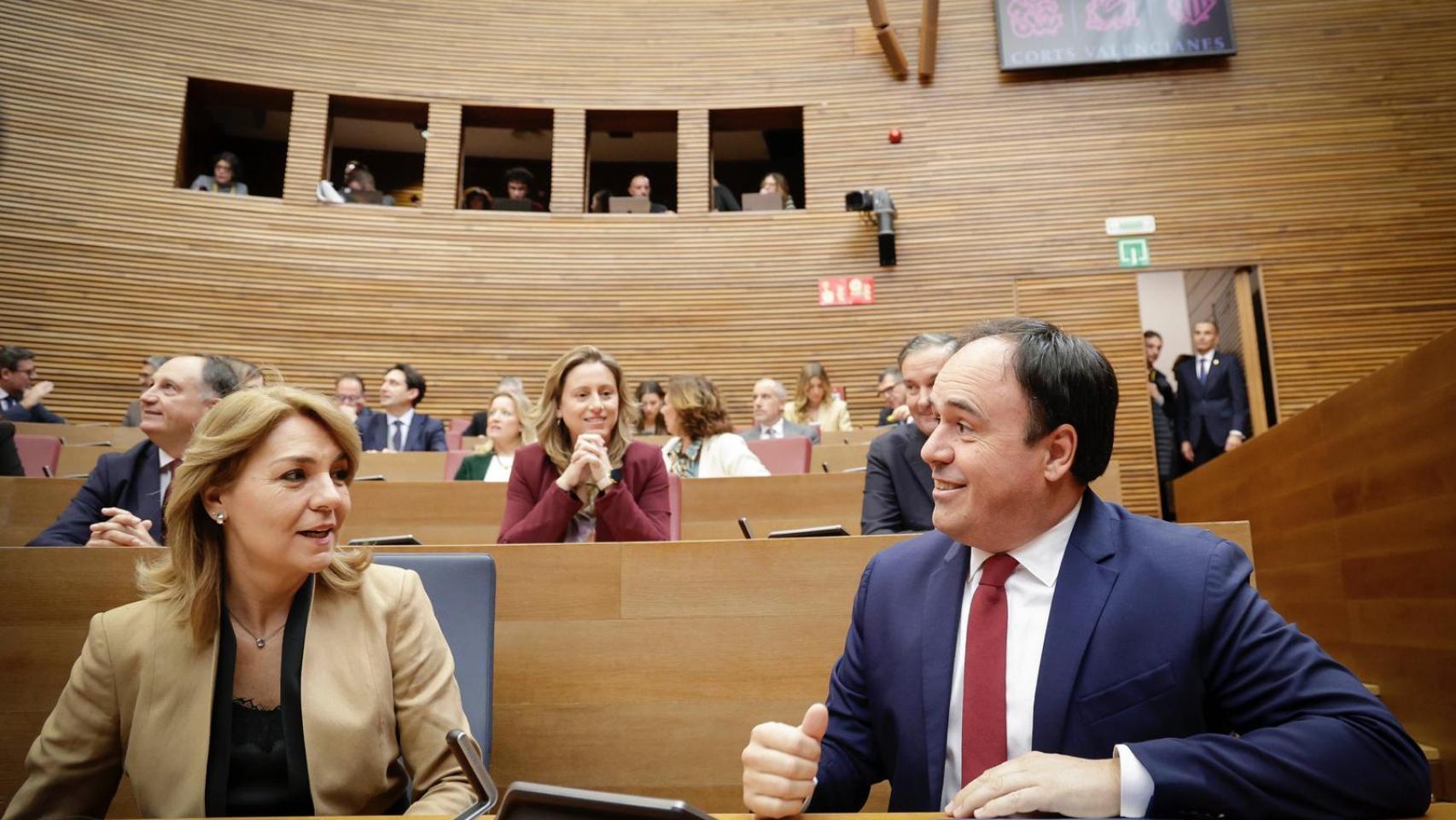 Pérez Llorca junto a Susana Camarero. Europa Press