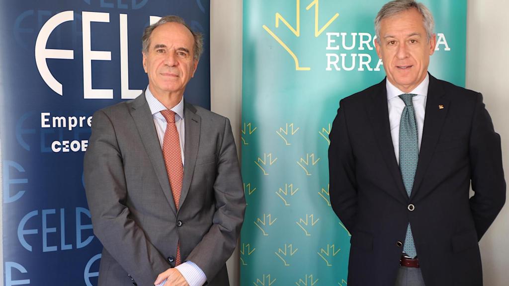 El acuerdo fue suscrito en la sede de la patronal leonesa por el presidente de Eurocaja Rural, Javier López Martín, y el presidente de FELE, Juan María Vallejo Fernández