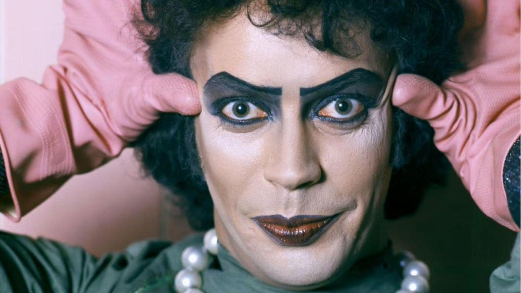 Tim Curry como el protagonista de 'The Rocky Horror Picture Show'.