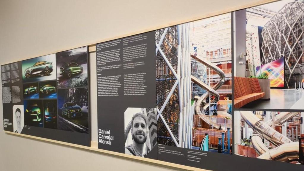 Panales de la muestra con diseños de automóviles y un centro de entretenimiento en México creados por arquitectos formados en la Etsac.