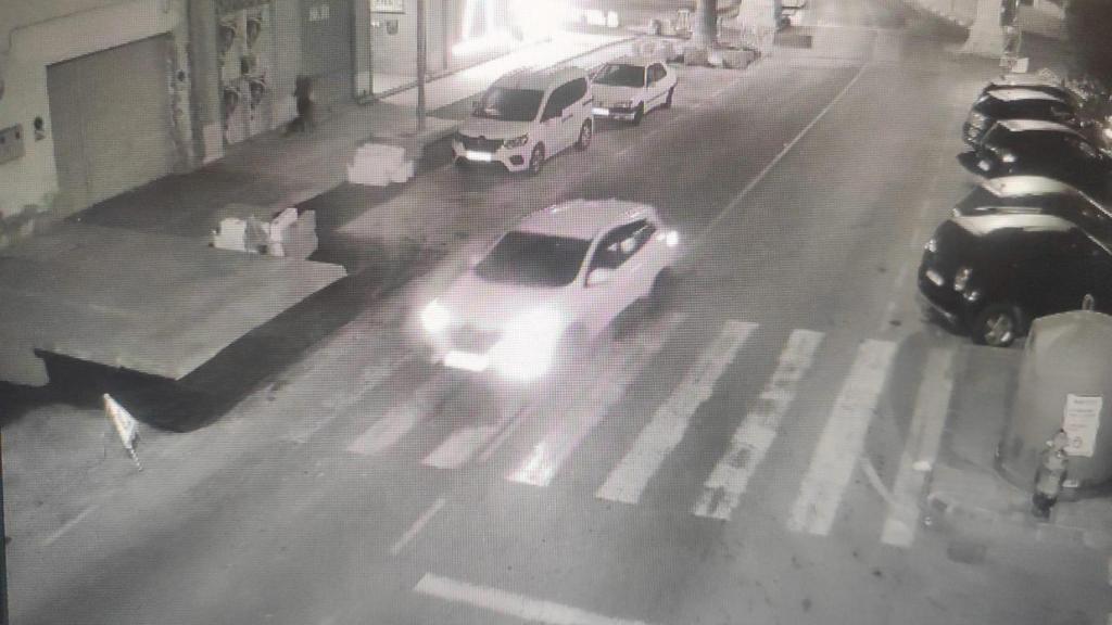 El Renault Kadjar, de color blanco, que conducían los atracadores en Beniel.