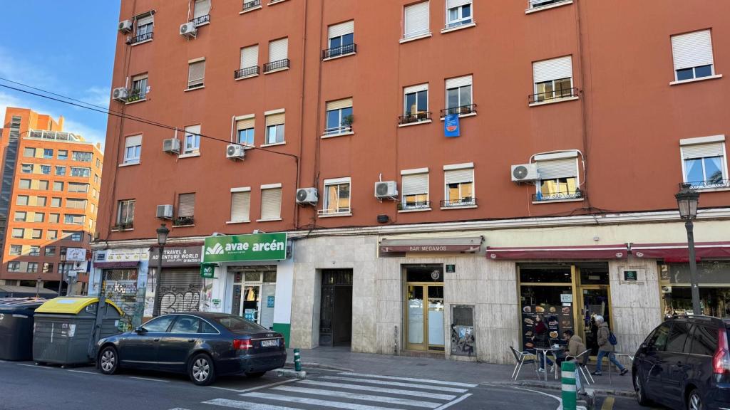 Número 1 de la plaza Arturo Piera de Valencia. EE