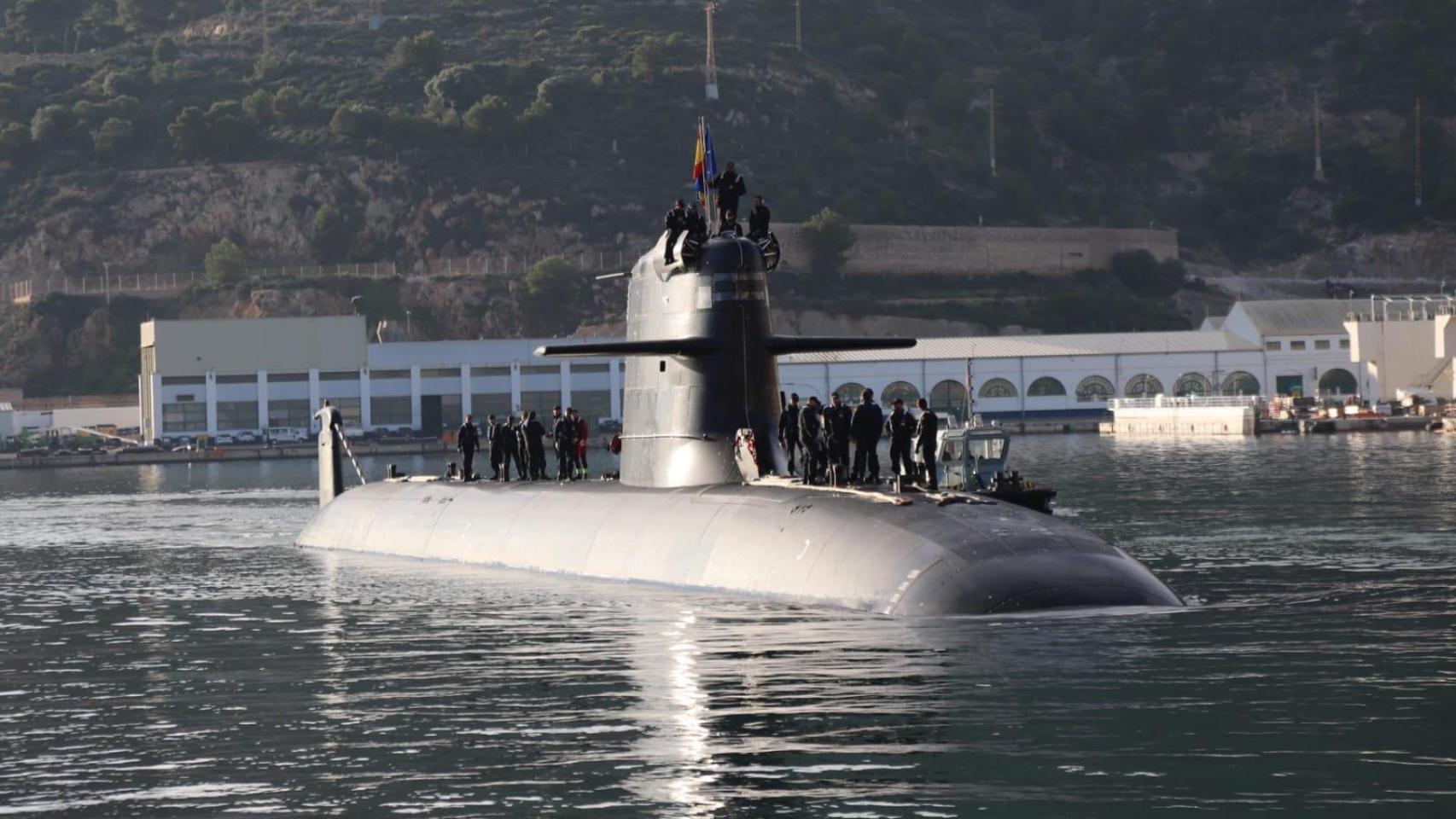 Llegada a puerto del S-81 tras participar en la misión Sea Guardian de la OTAN