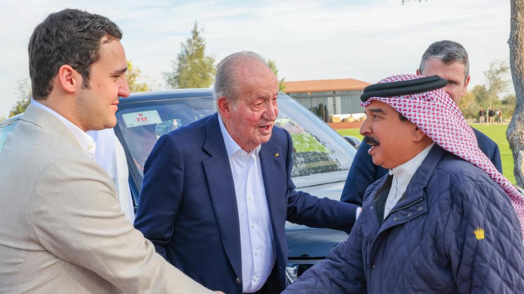 Juan Carlos I con su nieto Froilán y Hamad bin Isa Al Khalifa de Bahréin.