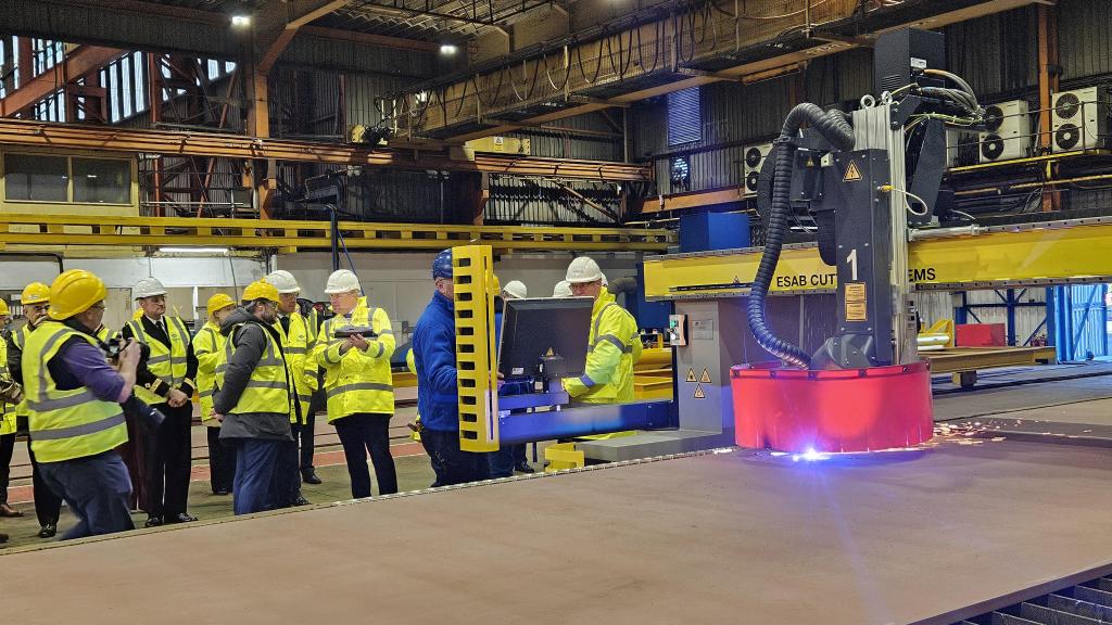 Corte de chapa del primer FSS británico