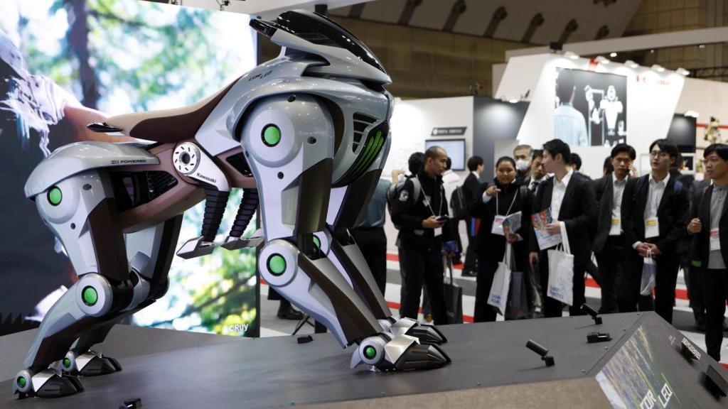 Robot en la feria de Japón.