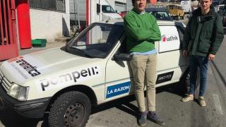 Imagen de archivo de dos jóvenes madrileños.