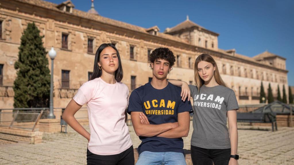 Varios alumnos de la UCAM.