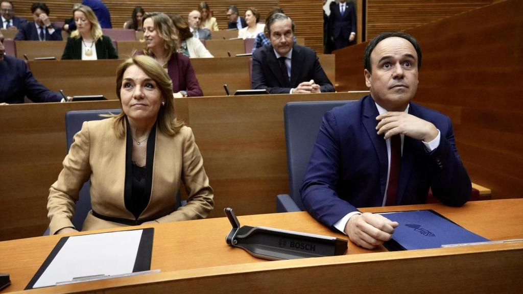 Susana Camarero y Juanfran Pérez Llorca, en Les Corts. Eduardo Manzana / EP
