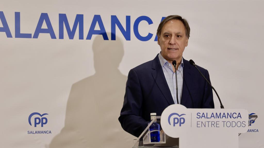 El alcalde de Salamanca y presidente del PP salmantino, Carlos García Carbayo