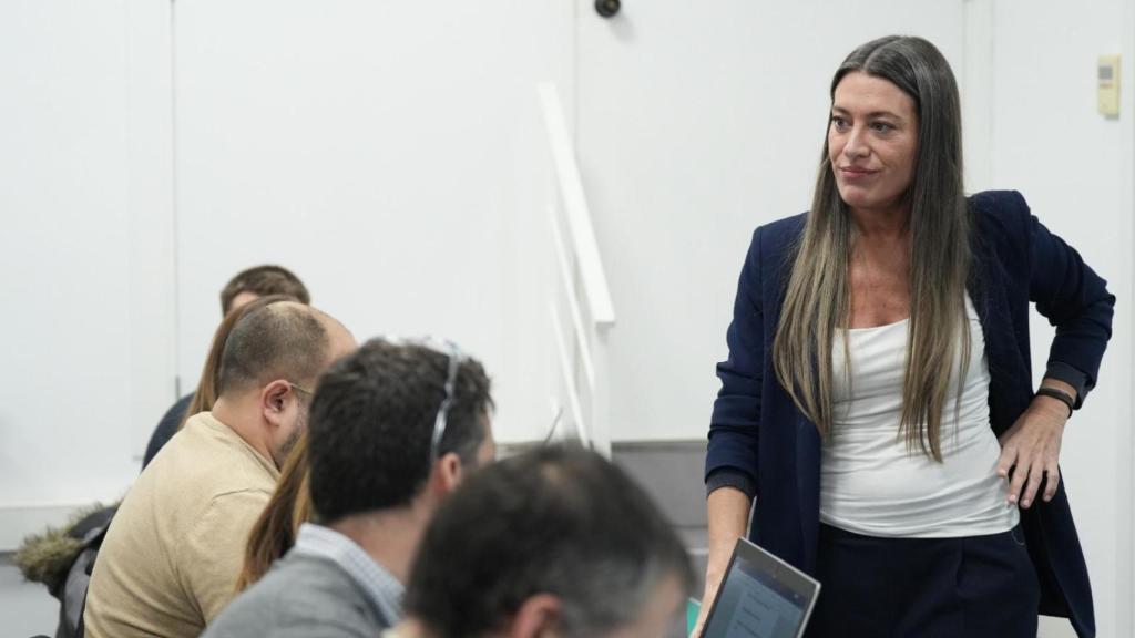La portavoz de Junts en el Congreso, Míriam Nogueras, atiende a los periodistas este miércoles en Barcelona.