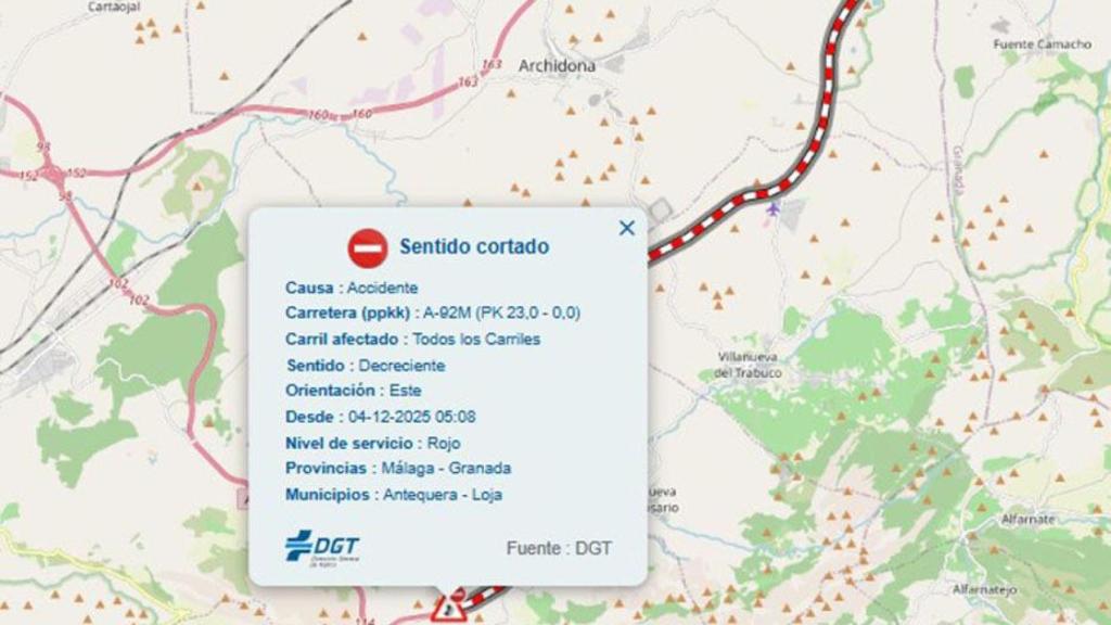 Última hora: El vuelco de un camión corta la carretera A-92M en sentido Granada, a la altura de Antequera