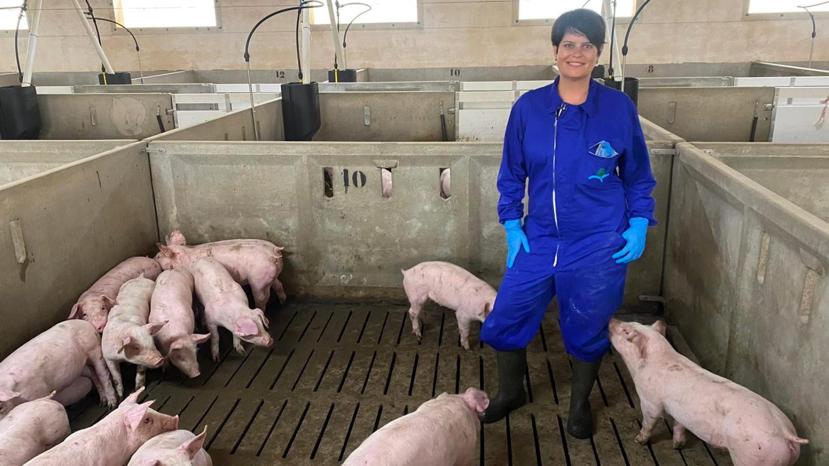 Marta Llorente en granja.