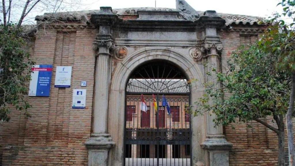 Entrada al IES Sefarad.