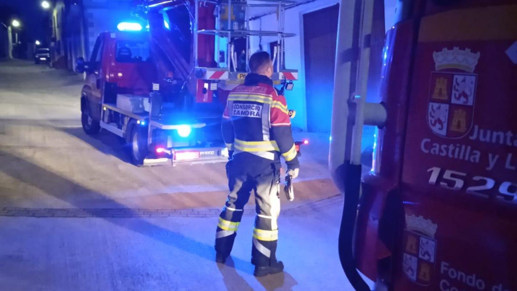 Los Bomberos del Parque Tierras de Aliste actuando en uno de los incendios