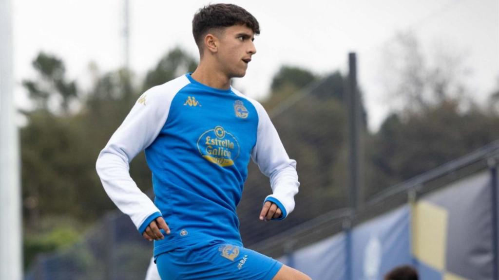 Samu Fernández durante un entrenamiento con el Deportivo.