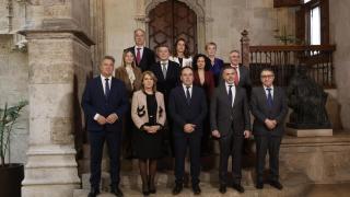Los 11 'consellers' del nuevo Gobierno valenciano de Juanfran Pérez Llorca juran su cargo en el Palau de la Generalitat