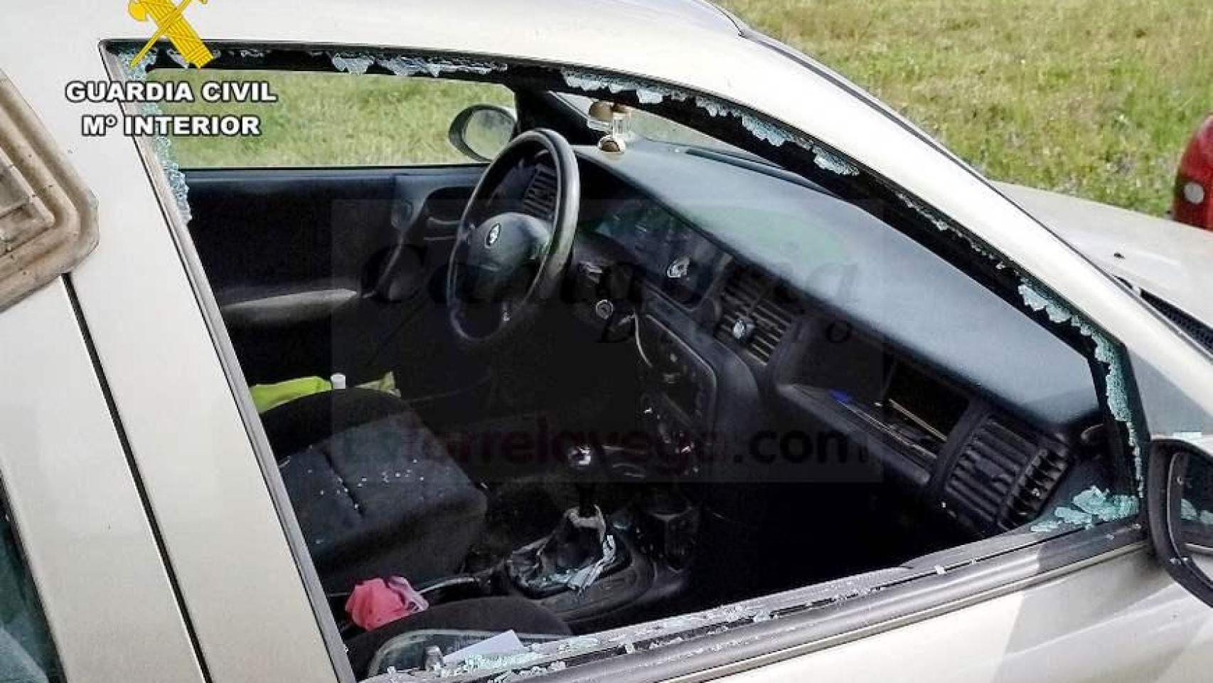 Imagen de uno de los coches en el que robó.