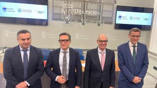 Firma del convenio contra la exclusión financiera.