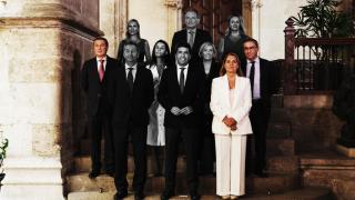 En blanco y negro los miembros del Consell que han abandonado el Gobierno desde 2023. EE
