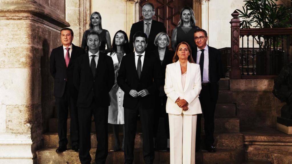 En blanco y negro los miembros del Consell que han abandonado el Gobierno desde 2023. EE