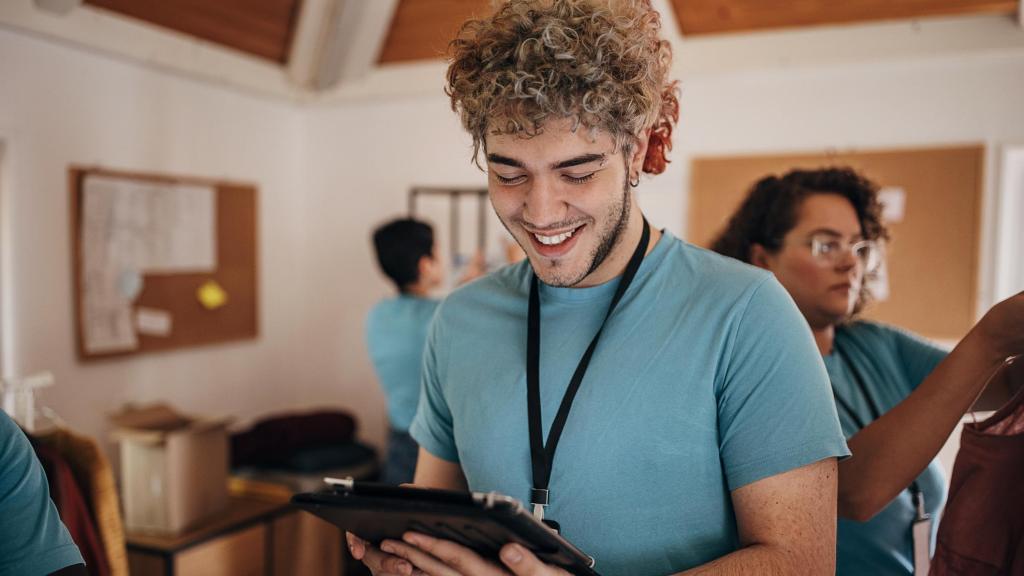 Ayudar con la tecnología, es muy tú