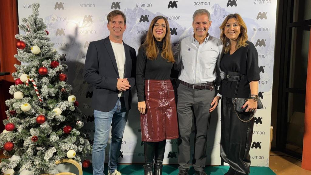 (De izda a Dcha) Ramiro Lope, ejecutivo de cuentas del departamento comercial de EL ESPAÑOL DE ARAGÓN; Carmen Cano, responsable de marketing y comunicación en Fundación Sesé; Antonio Gericó, presidente ejecutivo del Grupo Aramón y Susana Cano, directora comercial y responsable de relaciones institucionales de EL ESPAÑOL de Aragón