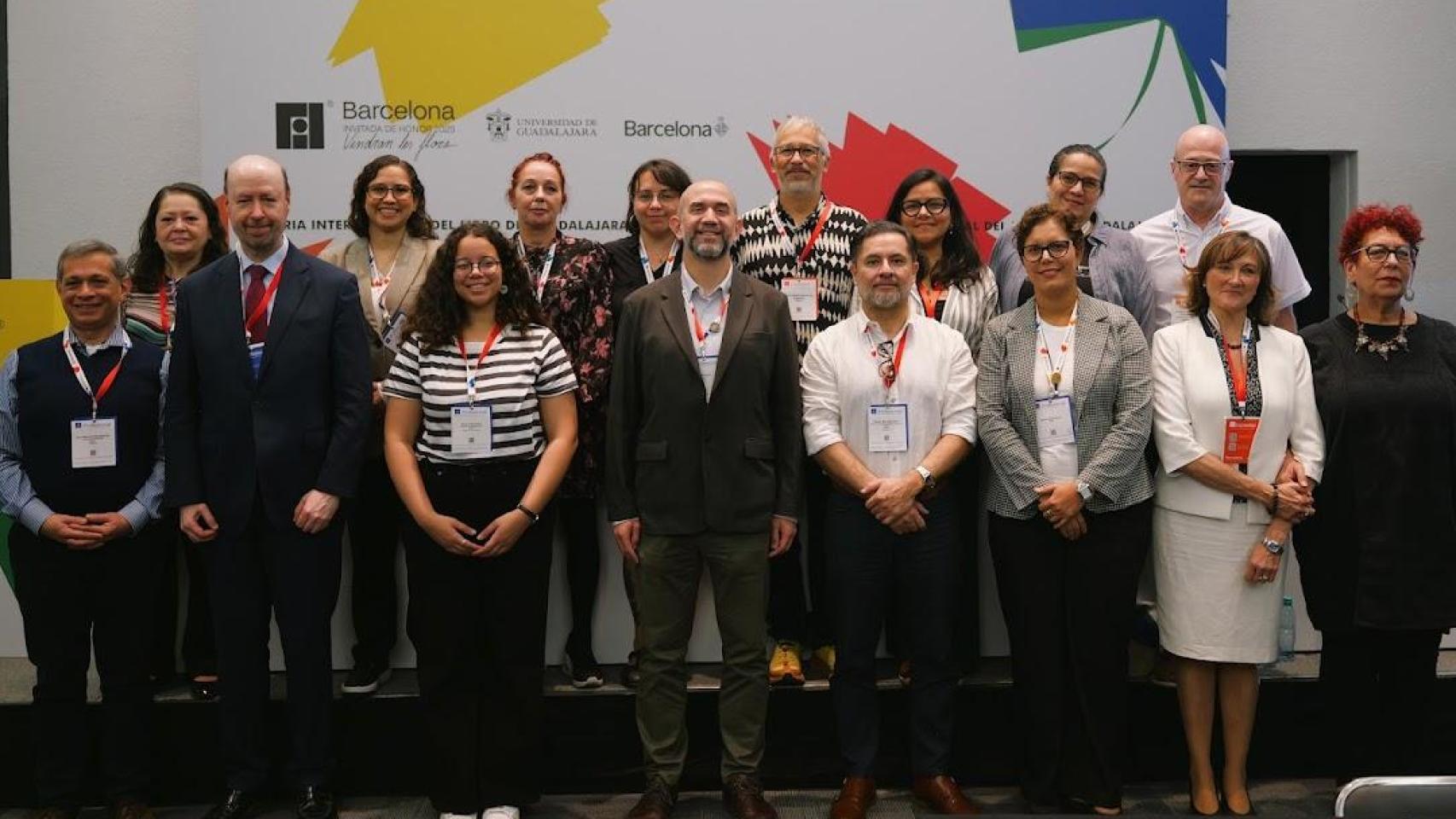 Representantes de las instituciones que integran el Consejo Iberoamericano de Edición Universitaria y Académica, constituido en la FIL de Guadalajara. Foto: Universidad de Guadalajara (México)