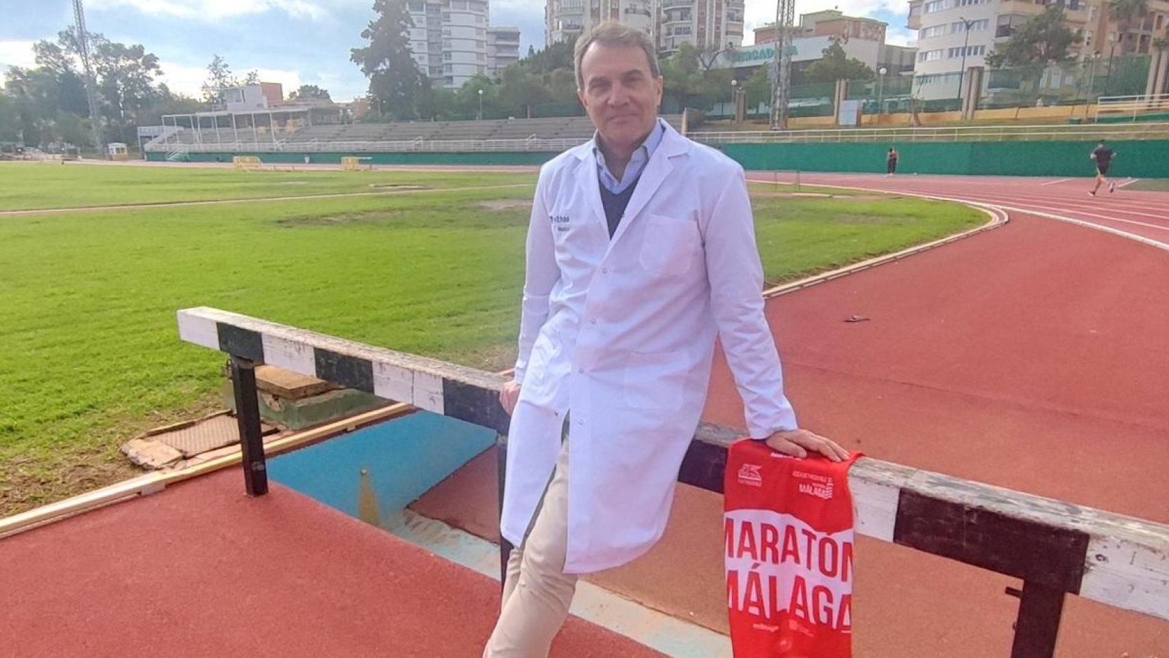 Santiago Mera, cirujano malagueño de Vithas Málaga y corredor de maratones.