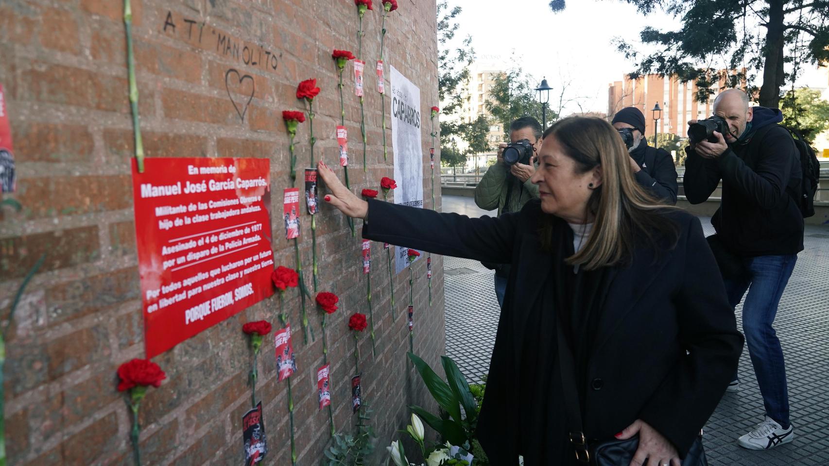 Una de las hermanas de Manuel García Caparrós en el homenaje de este año.