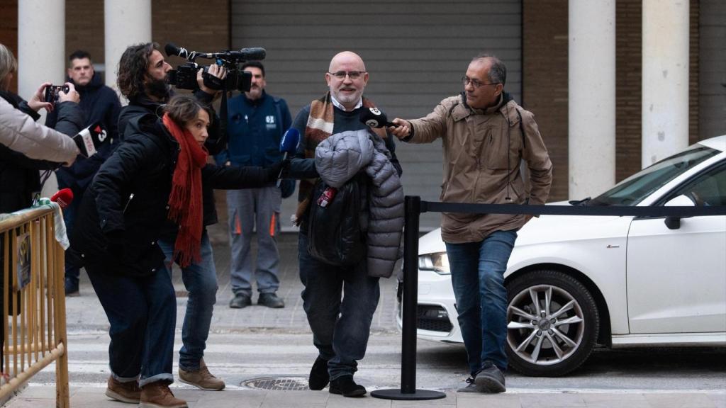 Jorge Suárez, este jueves a su llegada a los juzgados. Jorge Gil / EP
