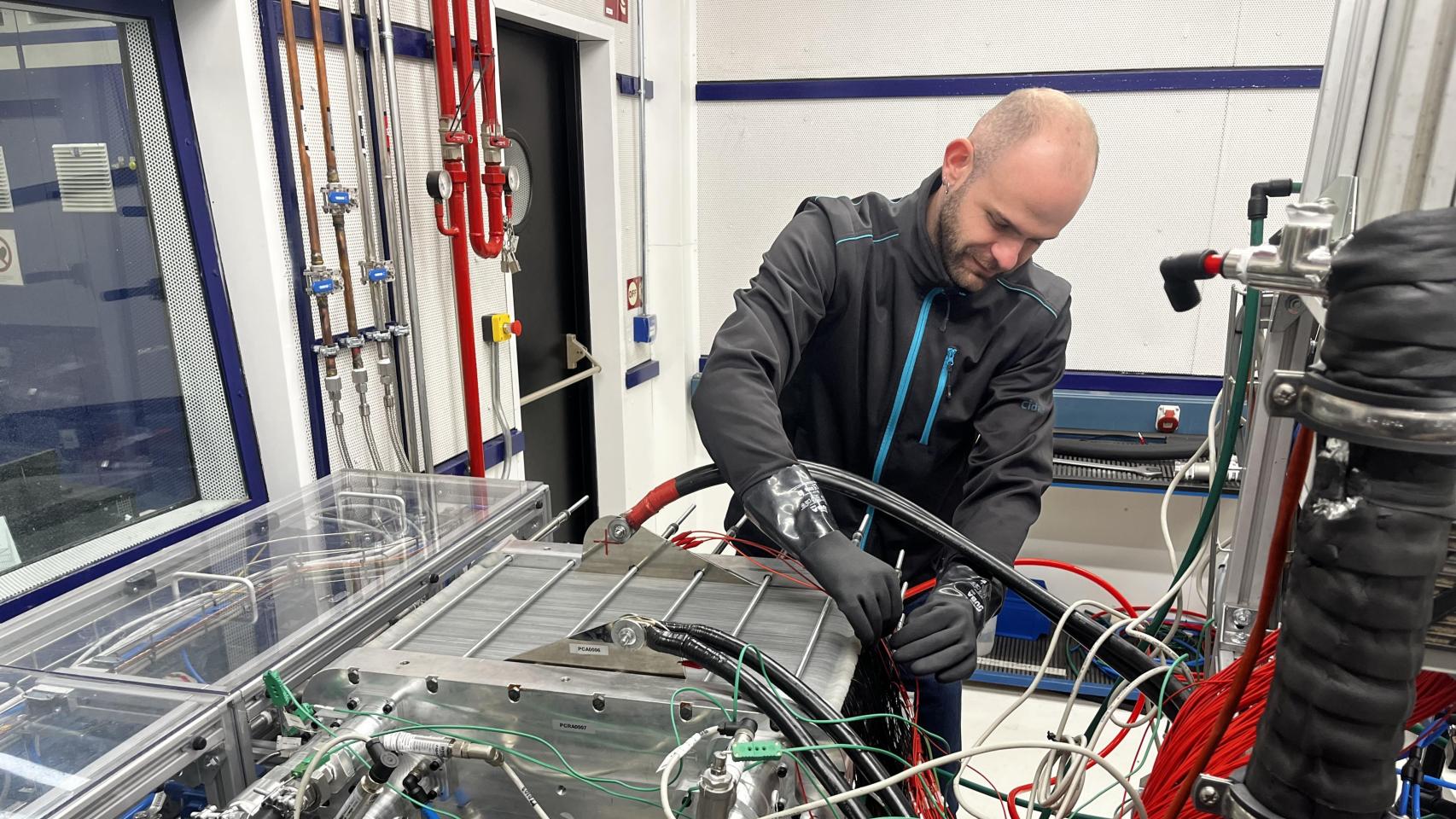 Instalación de ensayo y montaje de una pila de combustible desarrollado en Cidaut