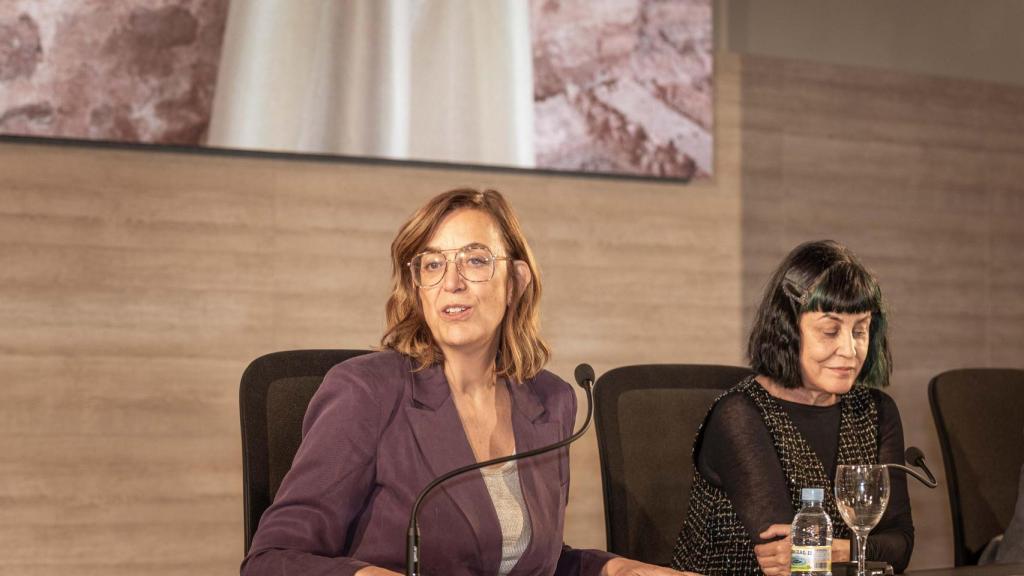 La presidenta de la Diputación de Palencia, Ángeles Armisén y la reconocida diseñadora salmantina Fely Campo
