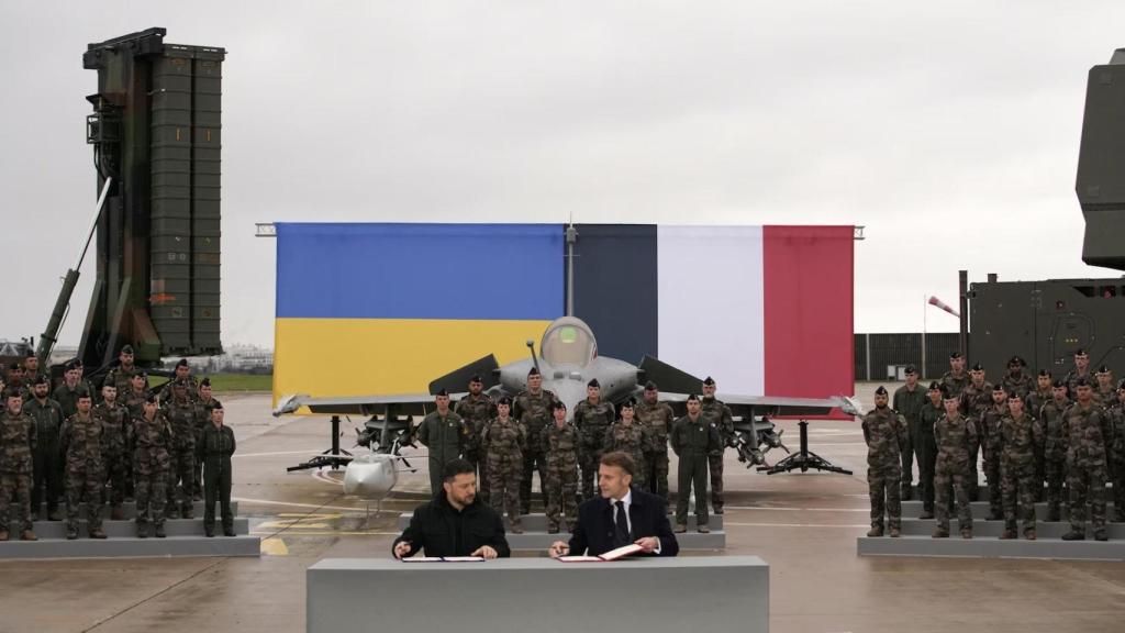 Zelenski y Macron en París.