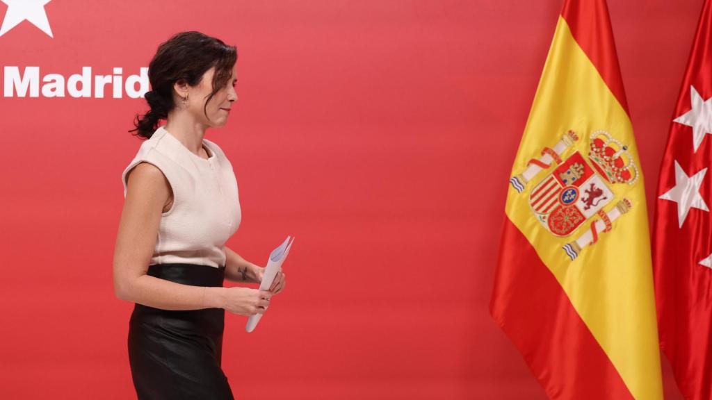 La presidenta de la Comunidad de Madrid, Isabel Díaz Ayuso, comparece ante los medios de comunicación.
