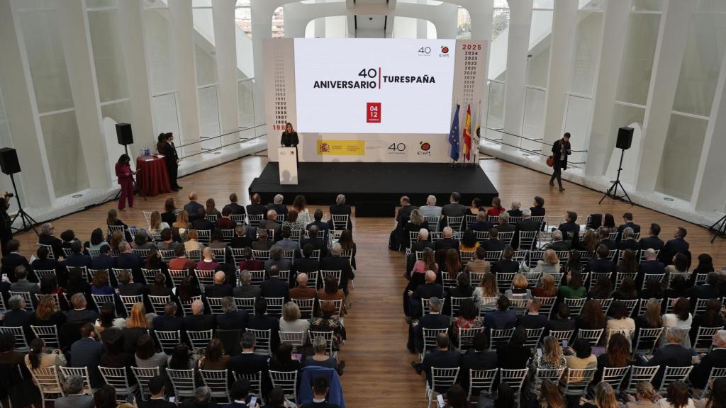 La alcaldesa de Valencia, María José Catalá, interviene en el acto organizado con motivo del 40º aniversario de Turespaña. Efe / Manuel Bruque