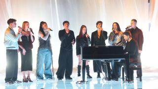 Los chicos de 'OT 2025' cantan con Pablo Alborán.