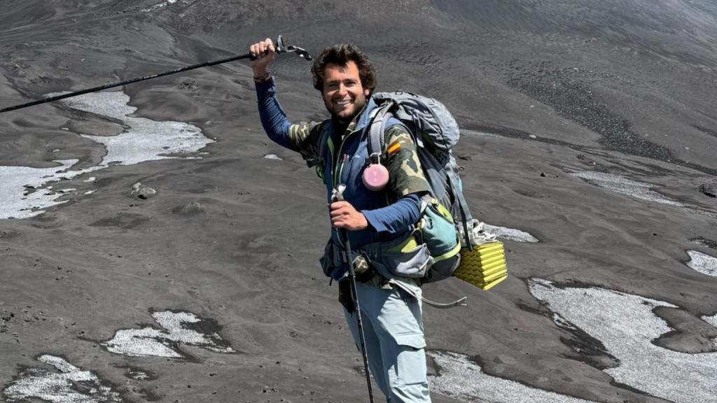 Adrián, en la cima del volcán Etna.