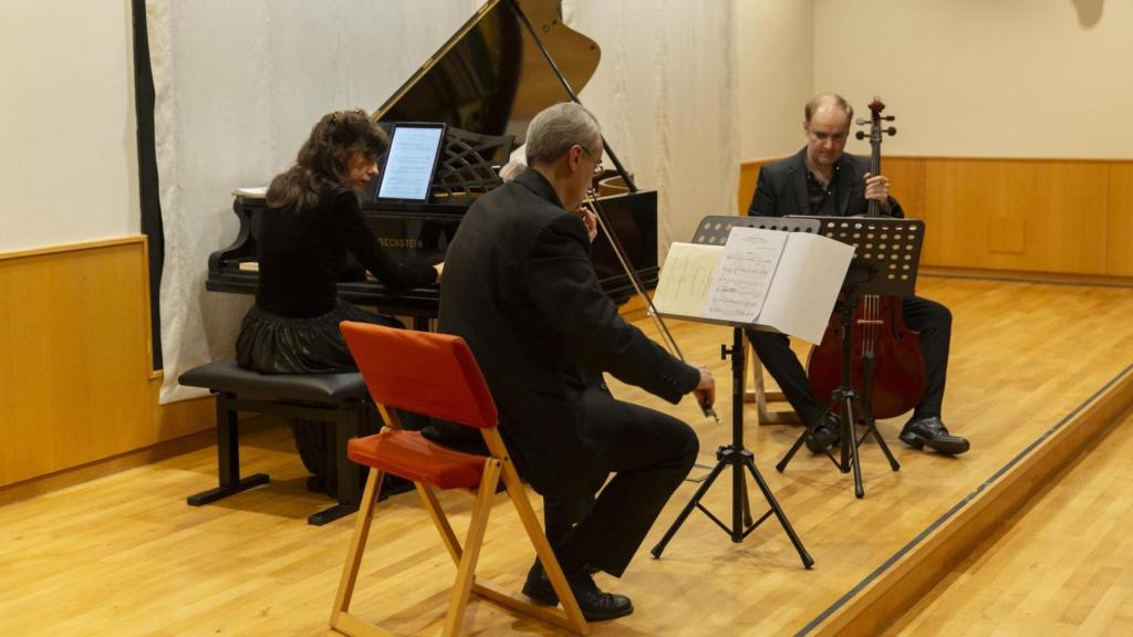 David Mata, Aldo Mata y Patricia Arauza en Umdichtung-Paráfrasis, de Bruno Dozza. Foto: Residencia de Estudiantes