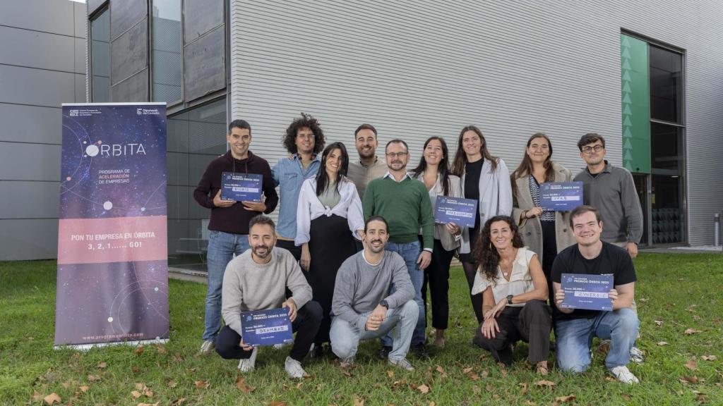 Miembros de Órbita y CEEI Castellón junto a las startups ganadoras.