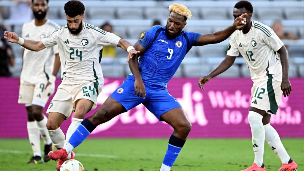 Duckens Nazon de Haití contra varios rivales.