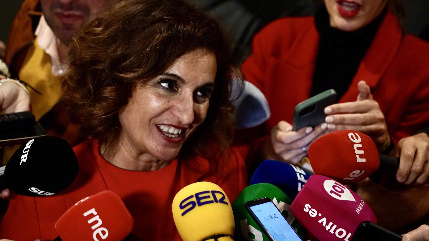 María Jesús Montero en la atención a medios en Málaga.