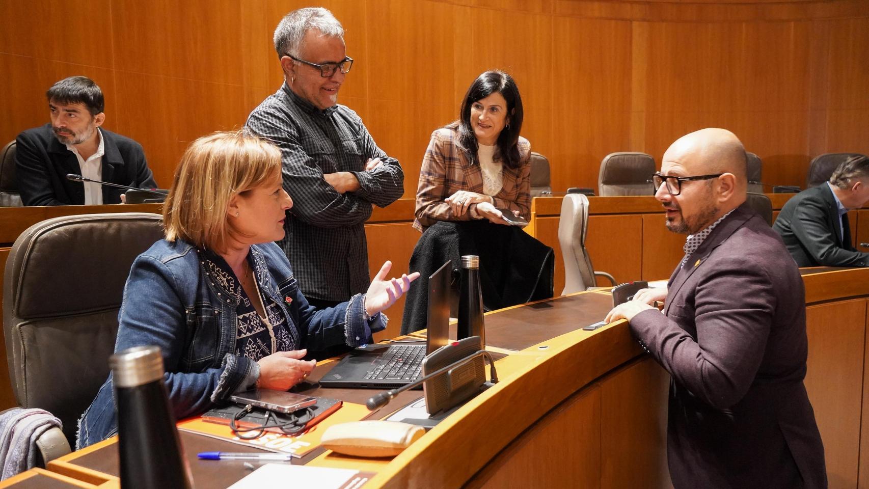 Alguno de los principales representantes de la oposición, en las Cortes.