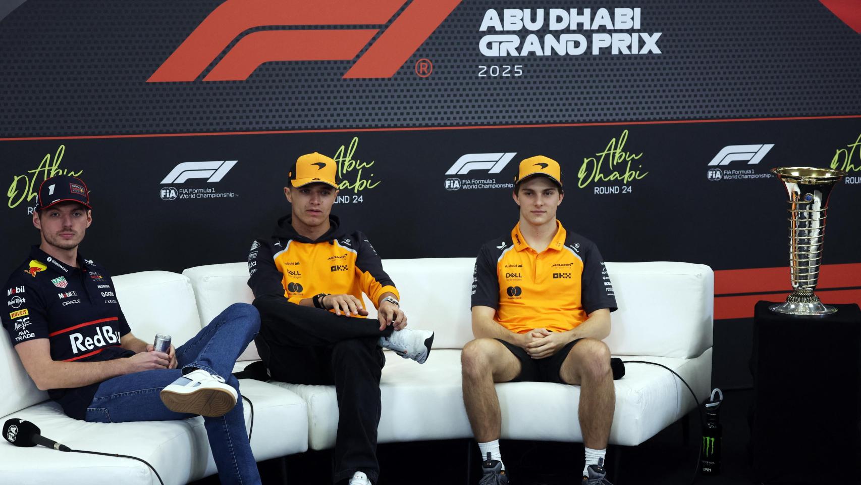 Verstappen, Norris y Piastri en la rueda de prensa previa al inicio del GP Abu Dabi.