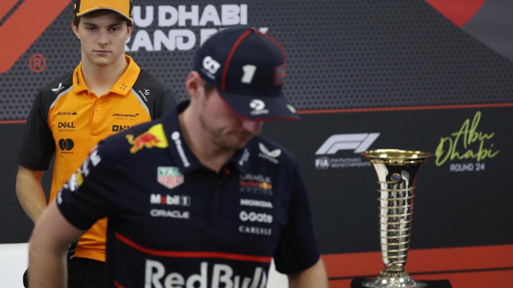 Verstappen y Piastri, en la rueda de prensa previa al GP de Abu Dabi.