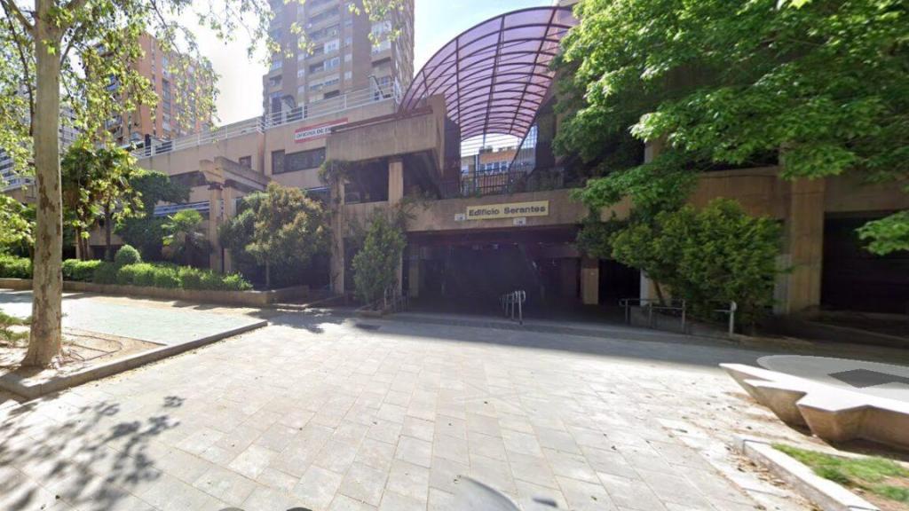 Edificio Serantes, inmueble integrado en el complejo de AZCA.